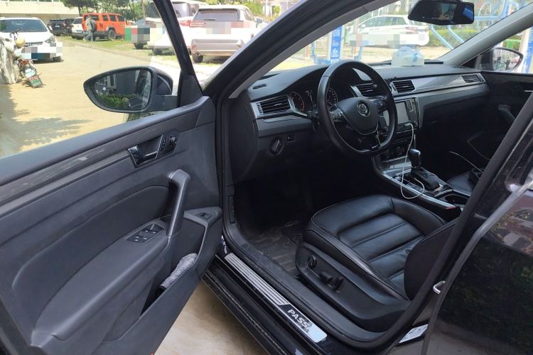 Used Volkswagen Passat 2017 330TSI DSG Luxury Edition Driver Seat