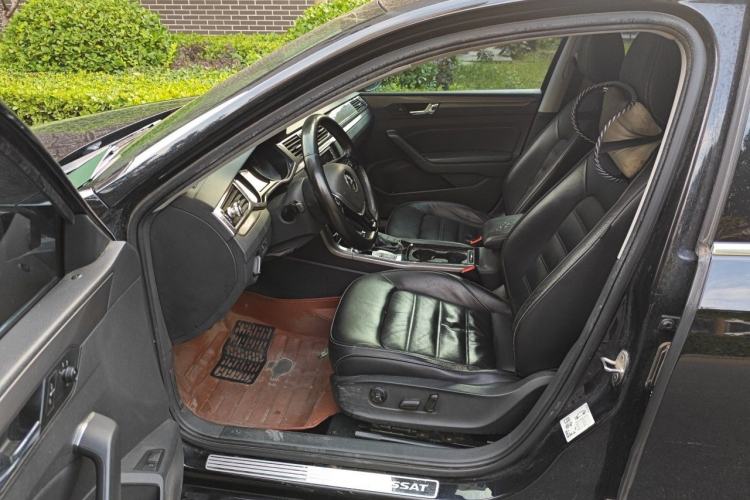 Used Volkswagen Passat 2017 330TSI DSG Luxury Edition Driver Seat