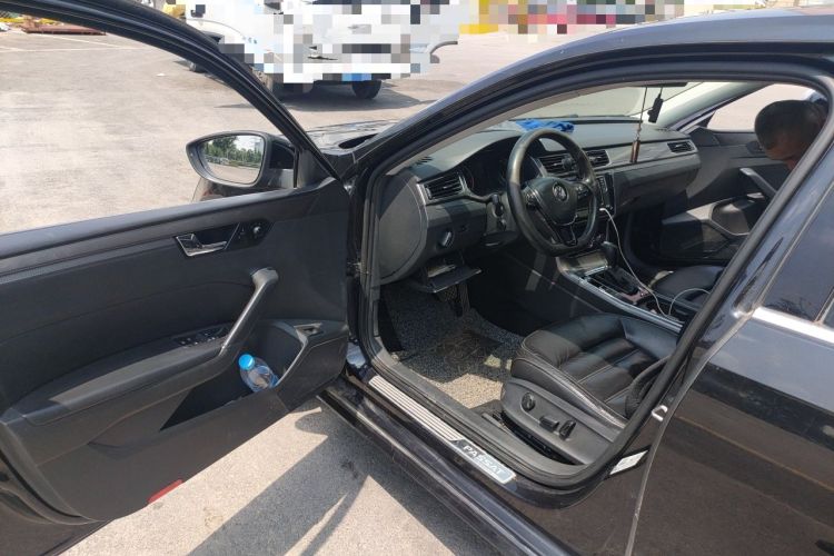 Used Volkswagen Passat 2017 330TSI DSG Luxury Edition Driver Seat