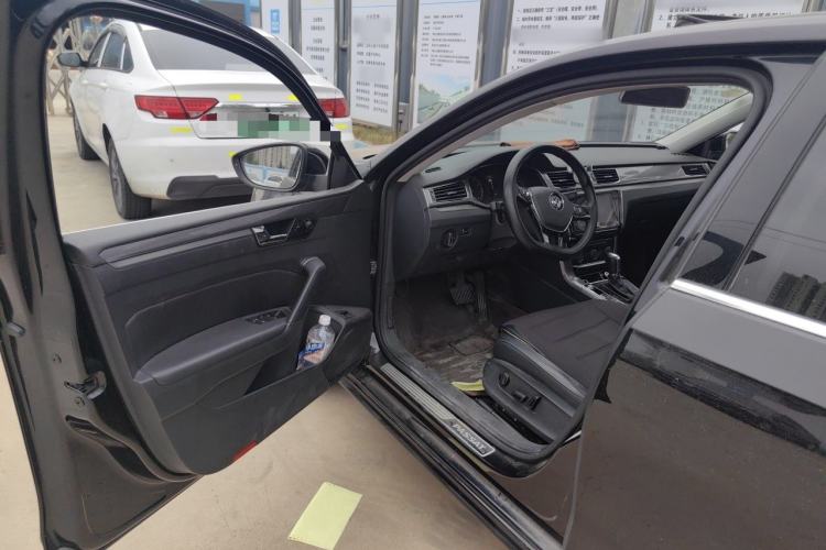 Used Volkswagen Passat 2017 330TSI DSG Luxury Edition Driver Seat