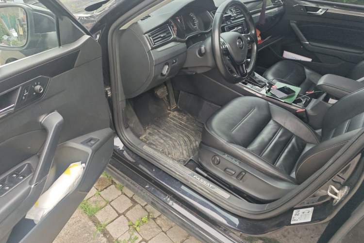 Used Volkswagen Passat 2017 330TSI DSG Prestige Edition Driver Seat