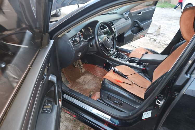 Used Volkswagen Passat 2017 330TSI DSG Luxury Edition Driver Seat