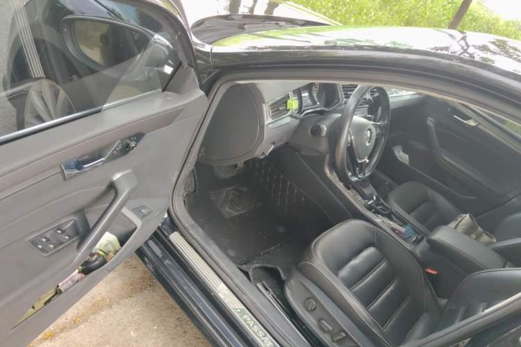 Used Volkswagen Passat 2017 330TSI DSG Luxury Edition Driver Seat