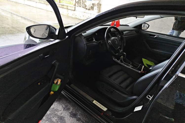 Used Volkswagen Passat 2017 330TSI DSG Luxury Edition Driver Seat