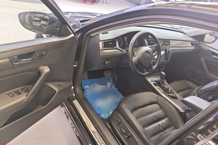 Used Volkswagen Passat 2017 330TSI DSG Luxury Edition Driver Seat
