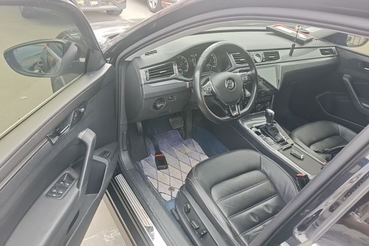 Used Volkswagen Passat 2017 330TSI DSG Luxury Edition Driver Seat