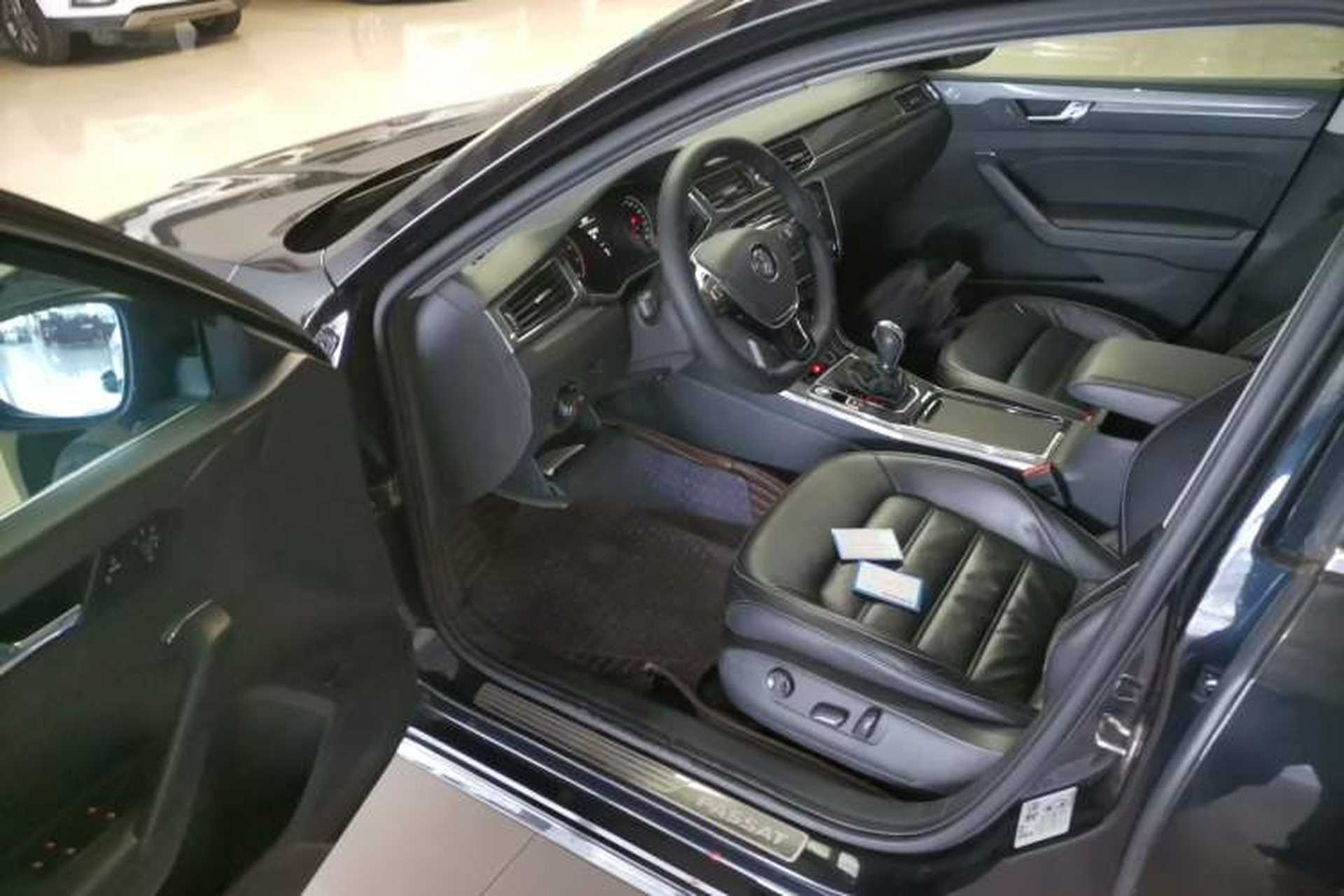 Used Volkswagen Passat 2017 330TSI DSG Luxury Edition Driver Seat