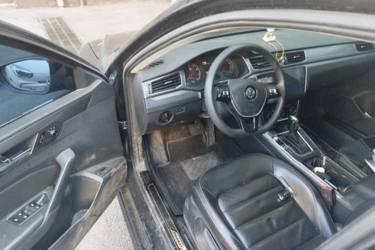 Used Volkswagen Passat 2017 280TSI DSG Luxury Edition Driver Seat