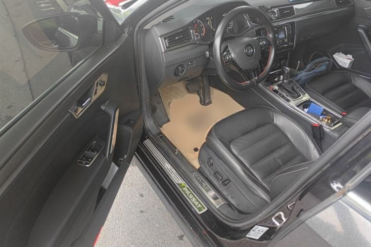 Used Volkswagen Passat 2017 280TSI DSG Luxury Edition Driver Seat