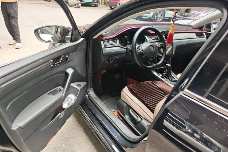 Used Volkswagen Passat  Driver Seat