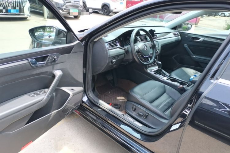 Used Volkswagen Passat 2017 330TSI DSG Prestige Edition Driver Seat