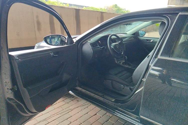 Used Volkswagen Passat  Driver Seat
