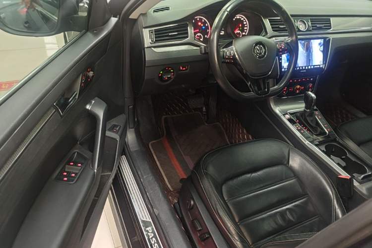 Used Volkswagen Passat 2017 330TSI DSG Luxury Edition Driver Seat