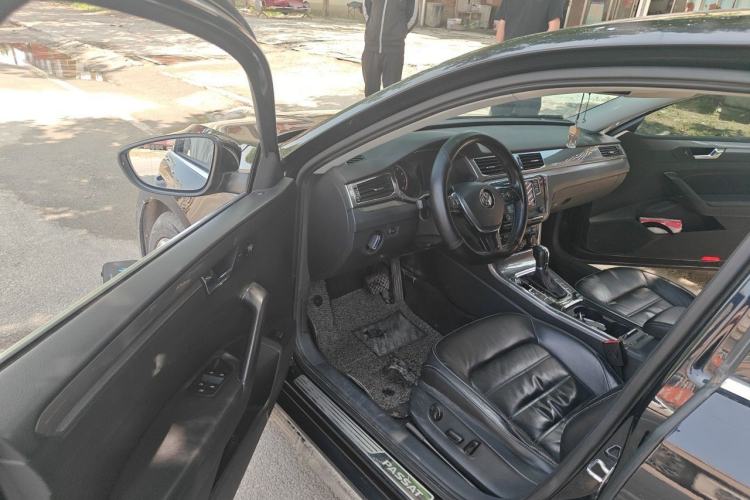 Used Volkswagen Passat 2017 330TSI DSG Luxury Edition Driver Seat