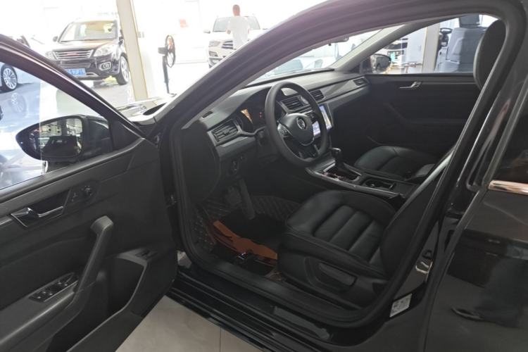 Used Volkswagen Passat 2017 280TSI DSG Luxury Edition Driver Seat