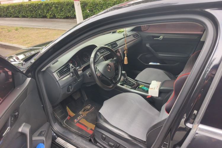 Used Volkswagen Passat 2017 330TSI DSG Luxury Edition Driver Seat