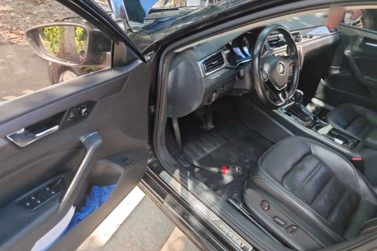 Used Volkswagen Passat 2017 330TSI DSG Luxury Edition Driver Seat