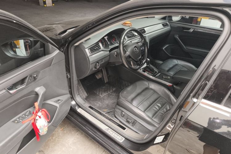 Used Volkswagen Passat 2017 330TSI DSG Luxury Edition Driver Seat