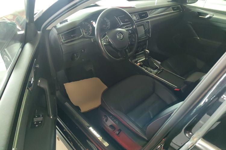 Used Volkswagen Passat 2017 330TSI DSG Prestige Edition Driver Seat