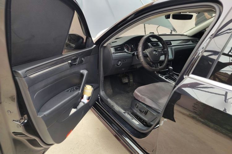 Used Volkswagen Passat 2017 330TSI DSG Prestige Edition Driver Seat