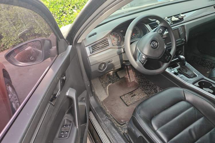 Used Volkswagen Passat 2017 330TSI DSG Luxury Edition Driver Seat