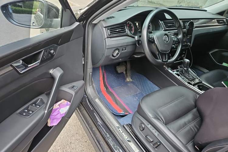 Used Volkswagen Passat 2017 330TSI DSG Prestige Edition Driver Seat