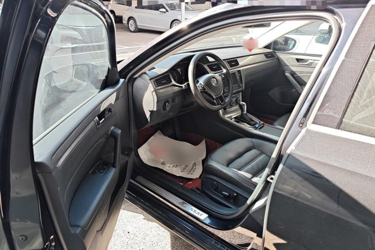 Used Volkswagen Passat 2017 330TSI DSG Luxury Edition Driver Seat
