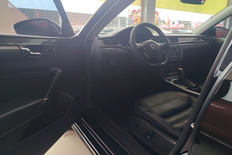 Used Volkswagen Passat 2017 330TSI DSG Prestige Edition Driver Seat
