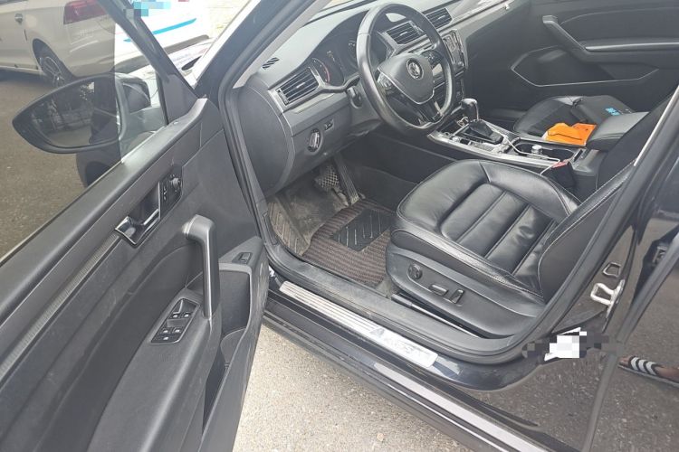 Used Volkswagen Passat 2017 330TSI DSG Luxury Edition Driver Seat