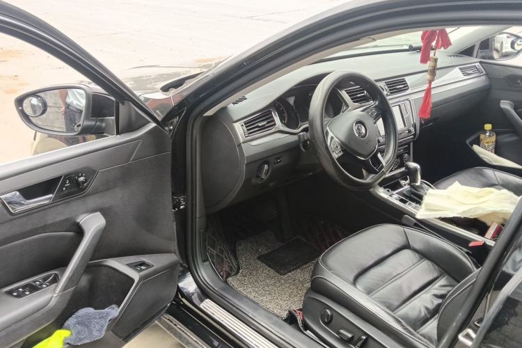 Used Volkswagen Passat 2017 280TSI DSG Luxury Edition Driver Seat