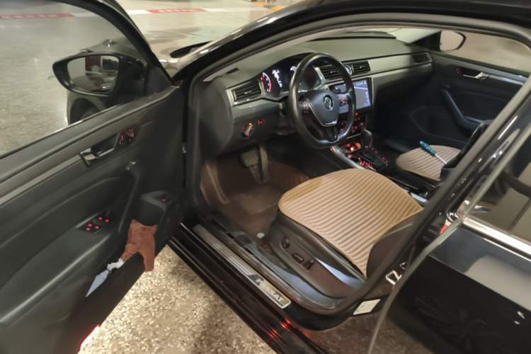 Used Volkswagen Passat 2017 280TSI DSG Luxury Edition Driver Seat