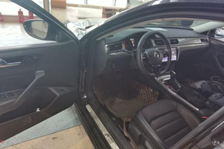 Used Volkswagen Passat 2017 1.8TSI DSG Government Procurement Version (CEA Engine) Driver Seat