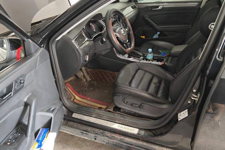 Used Volkswagen Passat 2017 330TSI DSG Luxury Edition Driver Seat