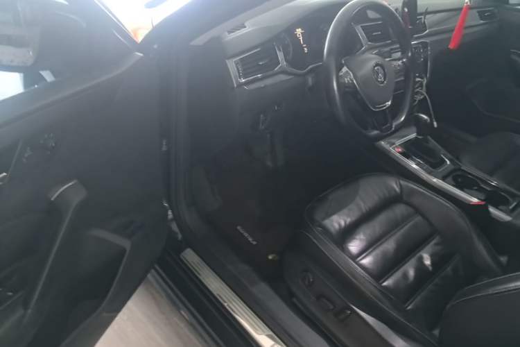 Used Volkswagen Passat 2017 330TSI DSG Luxury Edition Driver Seat