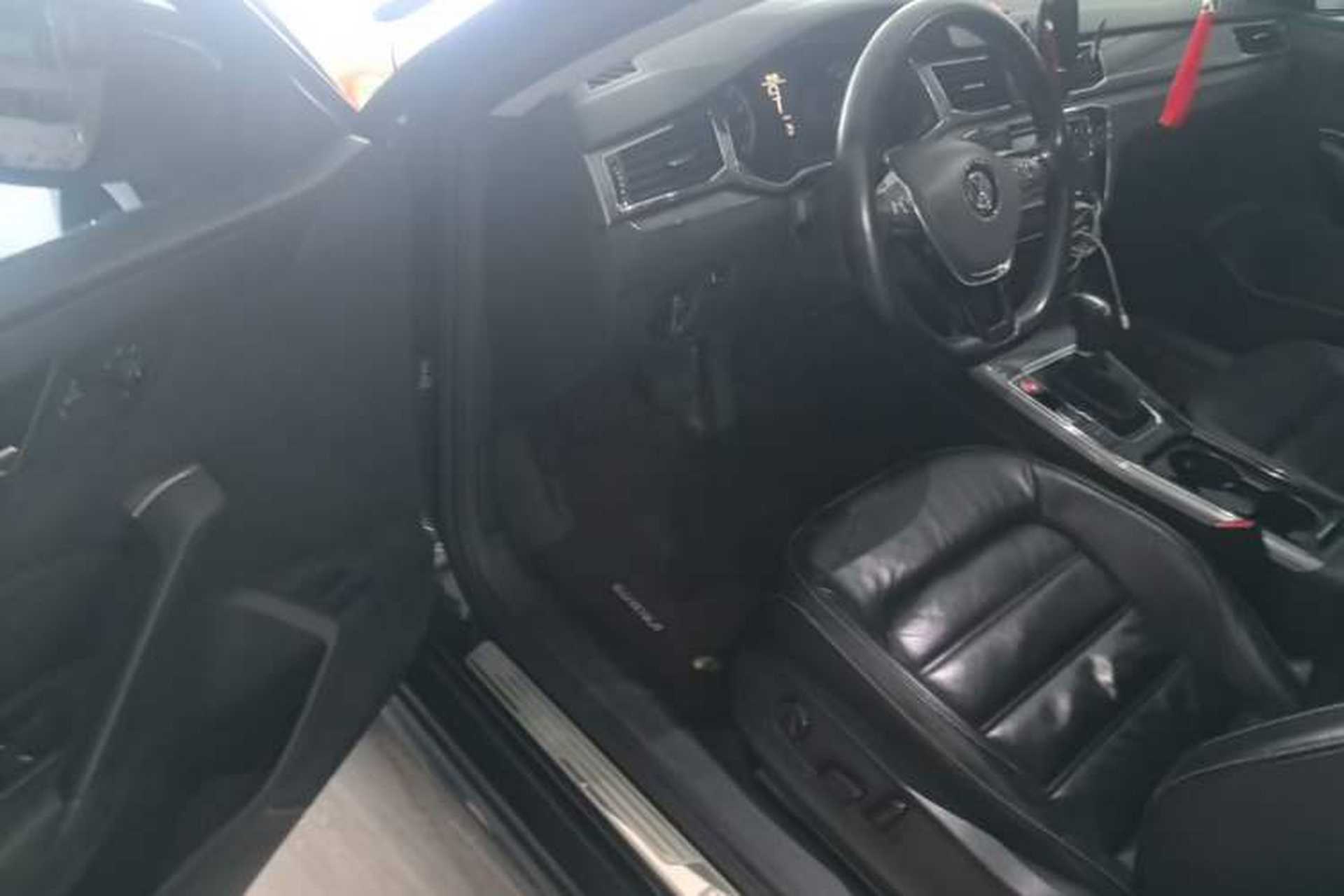 Used Volkswagen Passat 2017 330TSI DSG Luxury Edition Driver Seat
