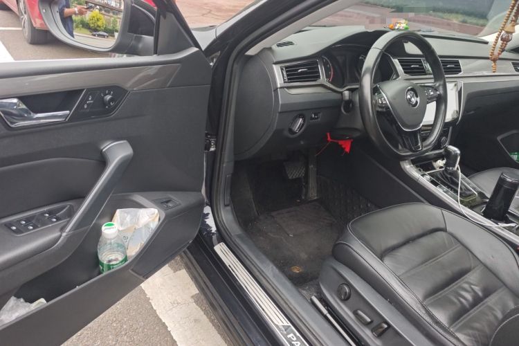 Used Volkswagen Passat 2017 330TSI DSG Luxury Edition Driver Seat