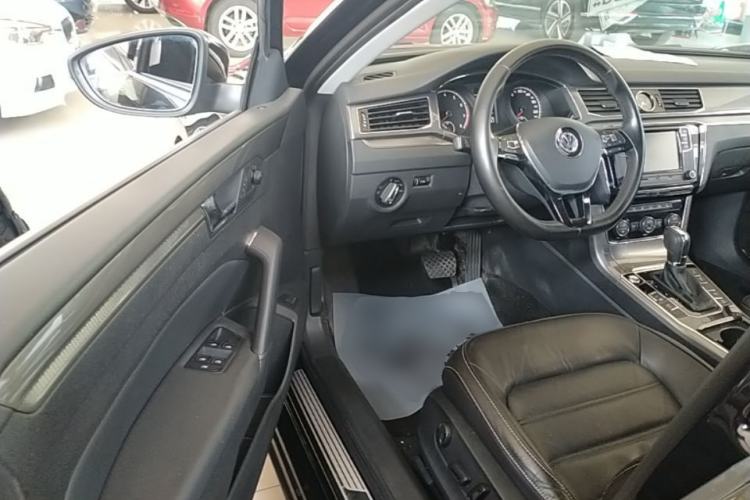 Used Volkswagen Passat 2017 330TSI DSG Luxury Edition Driver Seat