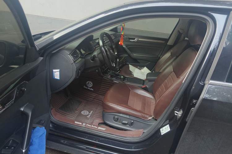 Used Volkswagen Passat 2017 330TSI DSG Prestige Edition Driver Seat