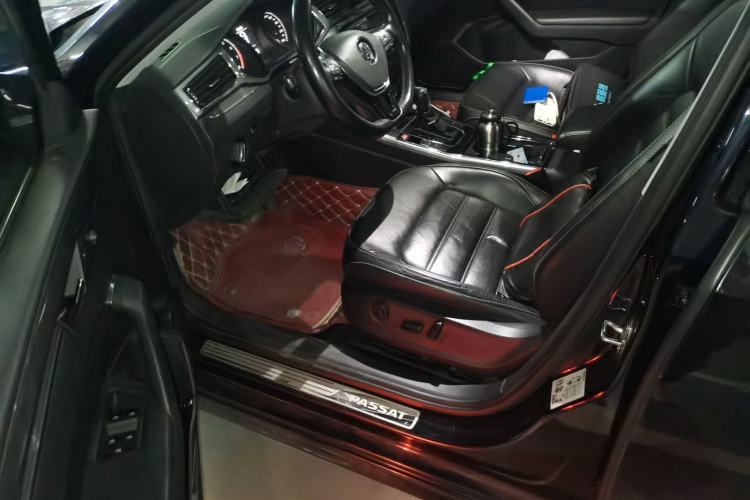 Used Volkswagen Passat 2017 330TSI DSG Luxury Edition Driver Seat