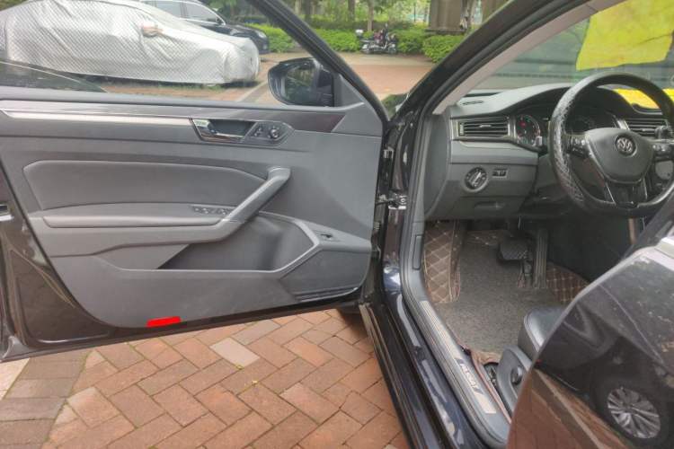 Used Volkswagen Passat 2017 330TSI DSG Prestige Edition Driver Seat