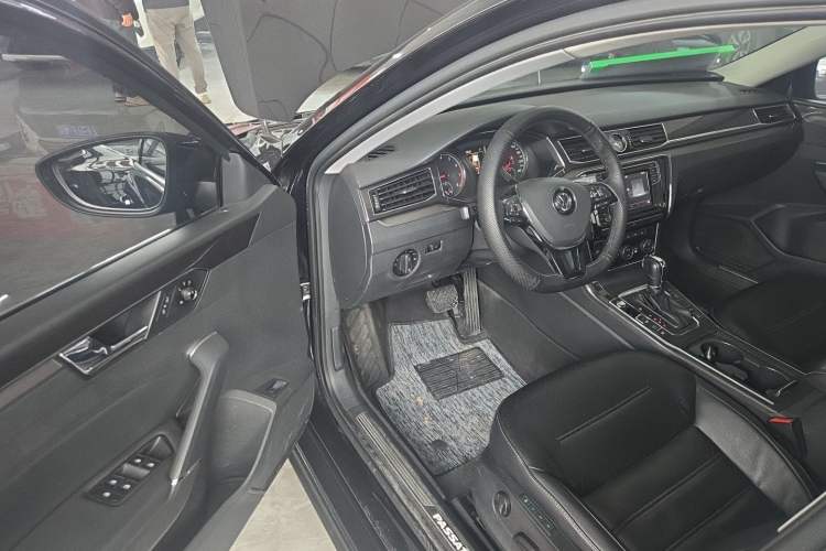 Used Volkswagen Passat 2017 330TSI DSG Prestige Edition Driver Seat