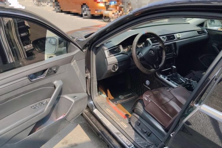Used Volkswagen Passat 2017 330TSI DSG Luxury Edition Driver Seat