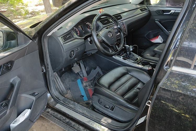 Used Volkswagen Passat 2017 330TSI DSG Luxury Edition Driver Seat