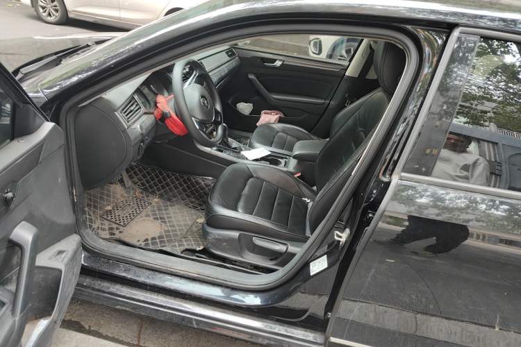 Used Volkswagen Passat 2017 280TSI DSG Luxury Edition Driver Seat