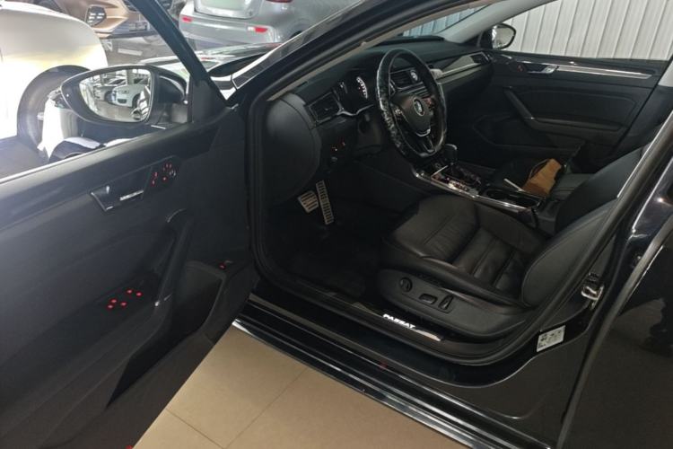 Used Volkswagen Passat 2017 330TSI DSG Prestige Edition Driver Seat