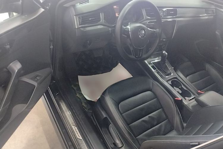 Used Volkswagen Passat 2017 280TSI DSG Luxury Edition Driver Seat