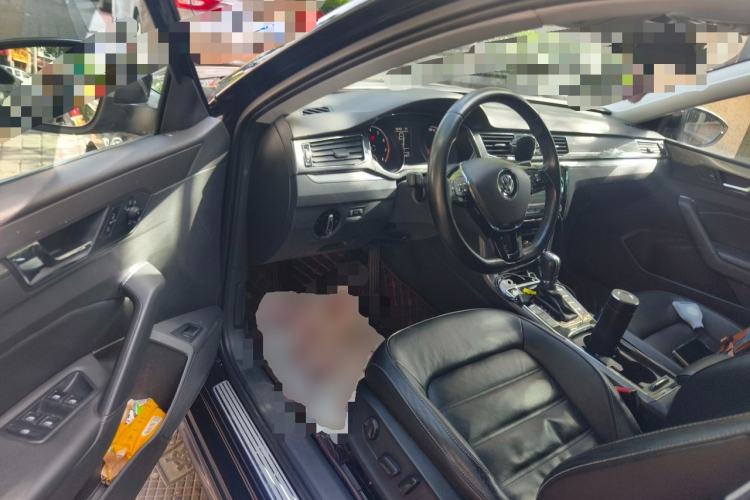 Used Volkswagen Passat 2017 330TSI DSG Luxury Edition Driver Seat