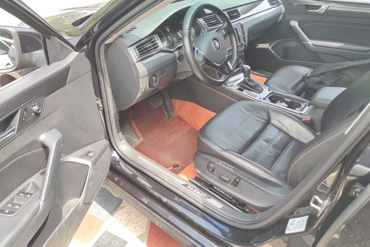 Used Volkswagen Passat 2017 330TSI DSG Prestige Edition Driver Seat