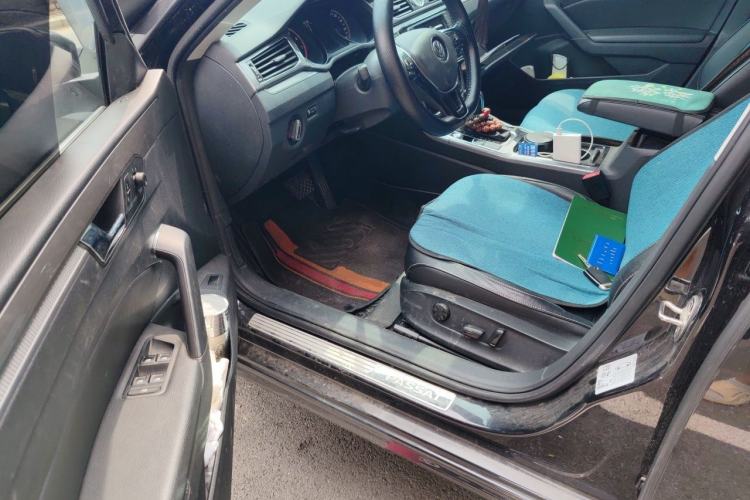Used Volkswagen Passat 2017 330TSI DSG Luxury Edition Driver Seat