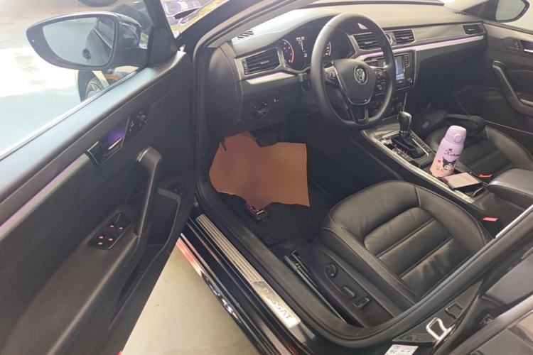 Used Volkswagen Passat 2017 330TSI DSG Luxury Edition Driver Seat